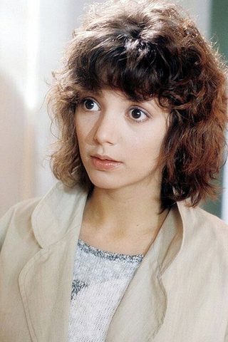 Joanne Whalley, photo 2 of 3