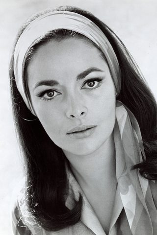 Karin Dor, photo 1 of 3