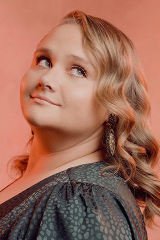 Danielle Macdonald, photo 3 of 3
