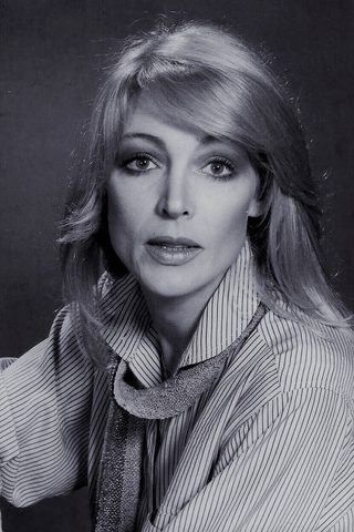 Joanna Pettet, photo 2 of 3