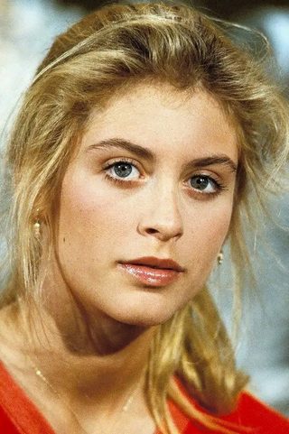 Helen Slater, photo 3 of 3