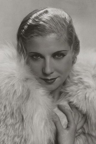 Lilyan Tashman, photo 1 of 3