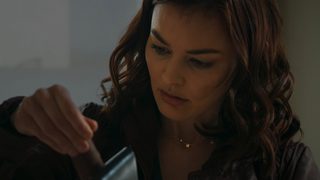 Scarlett still 1