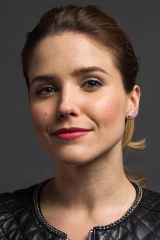 Sophia Bush, photo 1 of 3