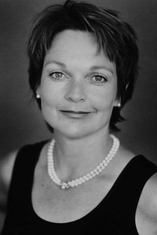 Pamela Reed, photo 1 of 3