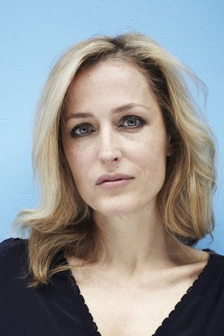Gillian Anderson, photo 1 of 3
