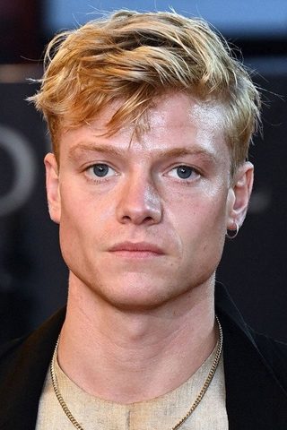 Tom Rhys Harries, photo 1 of 3
