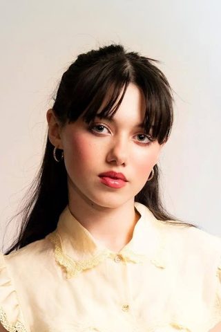 Violet McGraw, photo 1 of 3