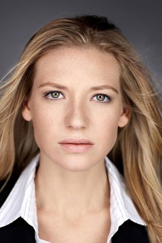 Anna Torv, photo 3 of 3