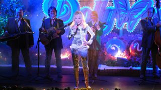 Christmas at Dollywood still 5