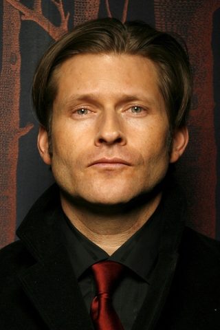 Crispin Glover, photo 2 of 3