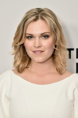 Eliza Taylor, photo 3 of 3