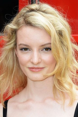 Dakota Blue Richards, photo 2 of 3