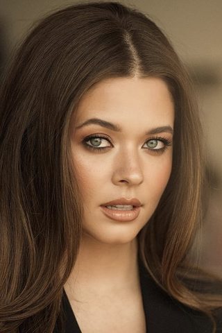 Sasha Pieterse, photo 3 of 3