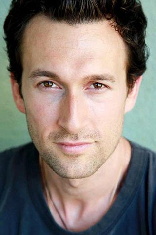 Aaron Lazar, photo 2 of 3