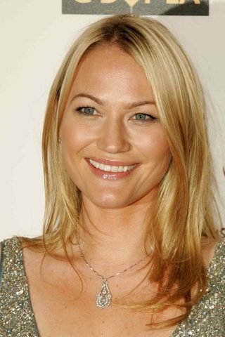 Sarah Wynter, photo 1 of 3