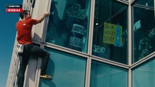Skyscraper Live still 3