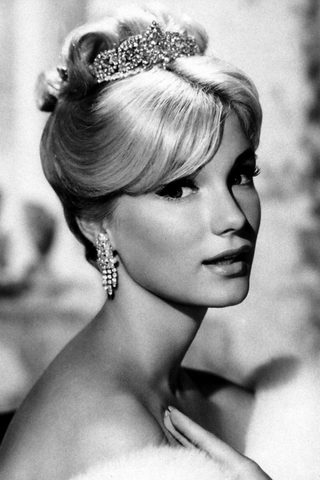 Yvette Mimieux, photo 1 of 3