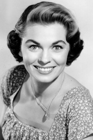 Joanne Dru, photo 1 of 3