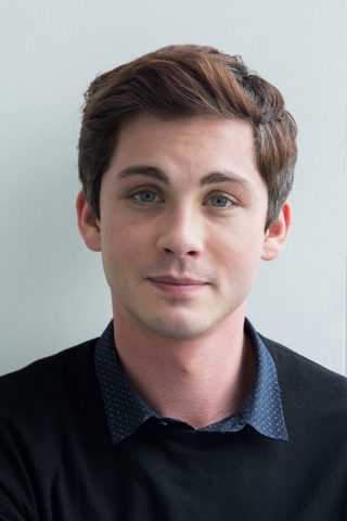 Logan Lerman, photo 2 of 3