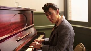 Elvis still 4