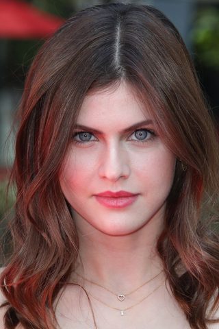 Alexandra Daddario, photo 2 of 3