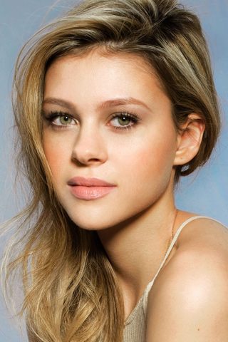 Nicola Peltz, photo 2 of 3