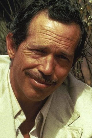 Warren Oates, photo 2 of 3