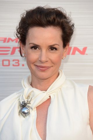 Embeth Davidtz, photo 1 of 3