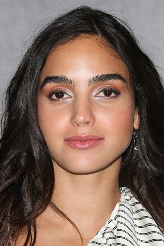 Melissa Barrera, photo 2 of 3