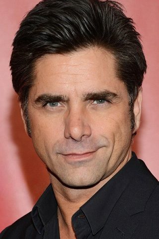 John Stamos, photo 2 of 3