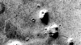 Aliens on the Moon: The Truth Exposed still 2