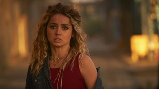 The Informer still 5