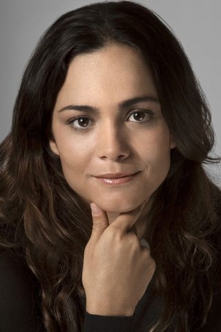 Alice Braga, photo 3 of 3