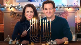 Love, Lights, Hanukkah! still 4