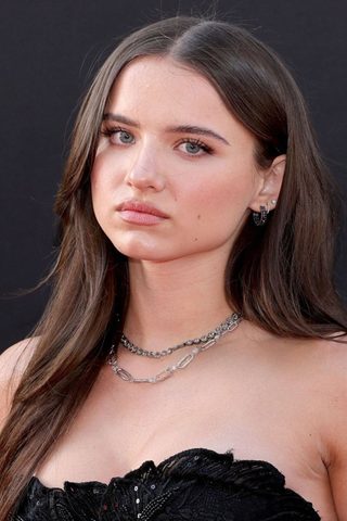 Madeleine McGraw, photo 2 of 3