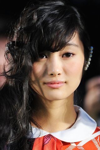 Shioli Kutsuna, photo 1 of 3