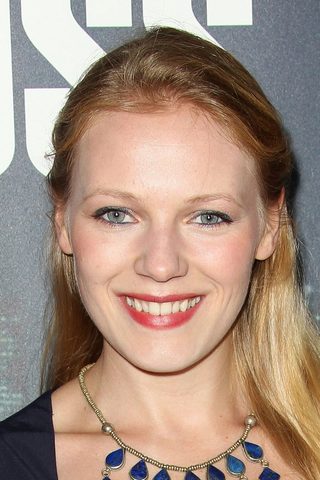 Emma Bell, photo 3 of 3