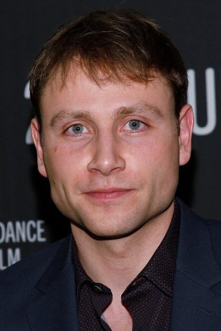 Max Riemelt, photo 1 of 3