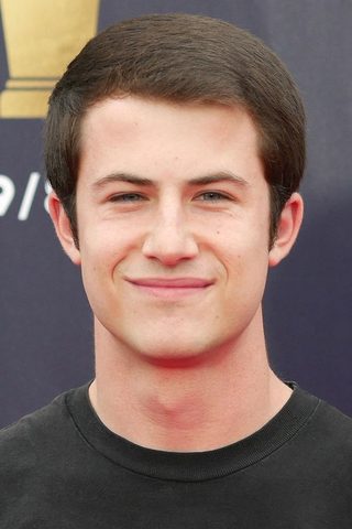 Dylan Minnette, photo 2 of 3