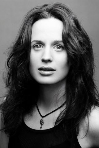 Elizabeth Reaser, photo 3 of 3
