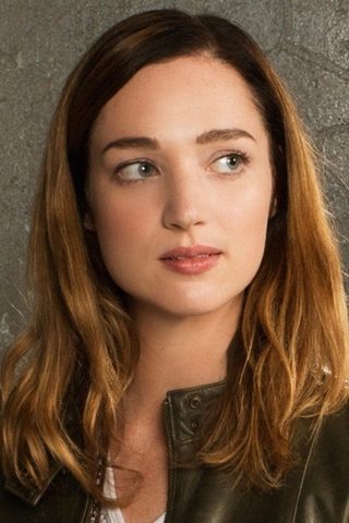 Kristen Connolly, photo 1 of 3