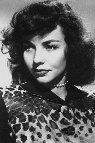 Jennifer Jones, photo 2 of 3