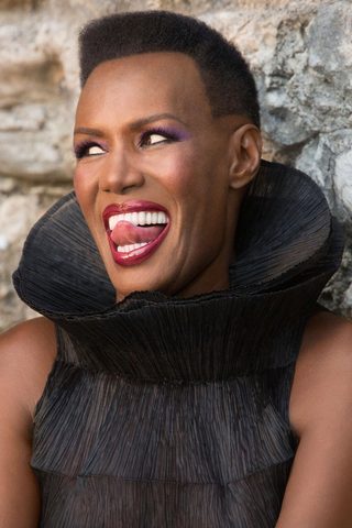 Grace Jones, photo 2 of 3