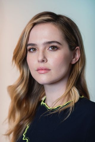 Zoey Deutch, photo 1 of 3