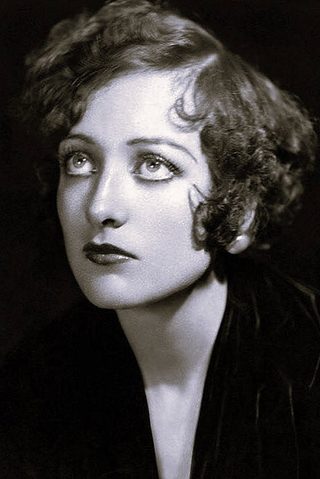 Joan Crawford, photo 1 of 3