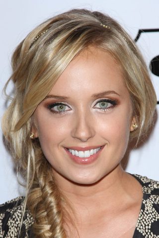 Megan Park, photo 1 of 3