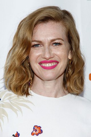 Mireille Enos, photo 2 of 3