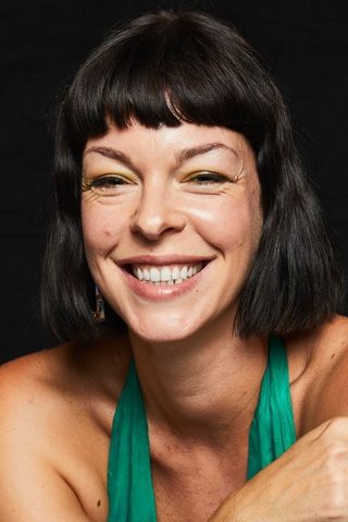 Pollyanna McIntosh, photo 2 of 3