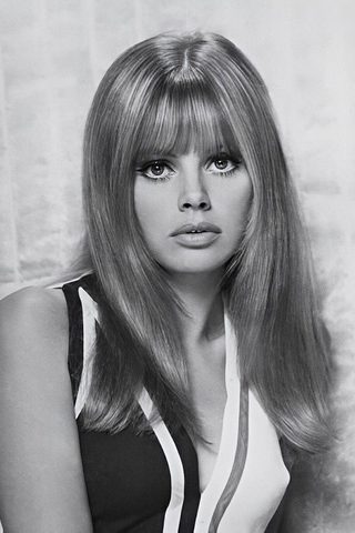 Britt Ekland, photo 3 of 3